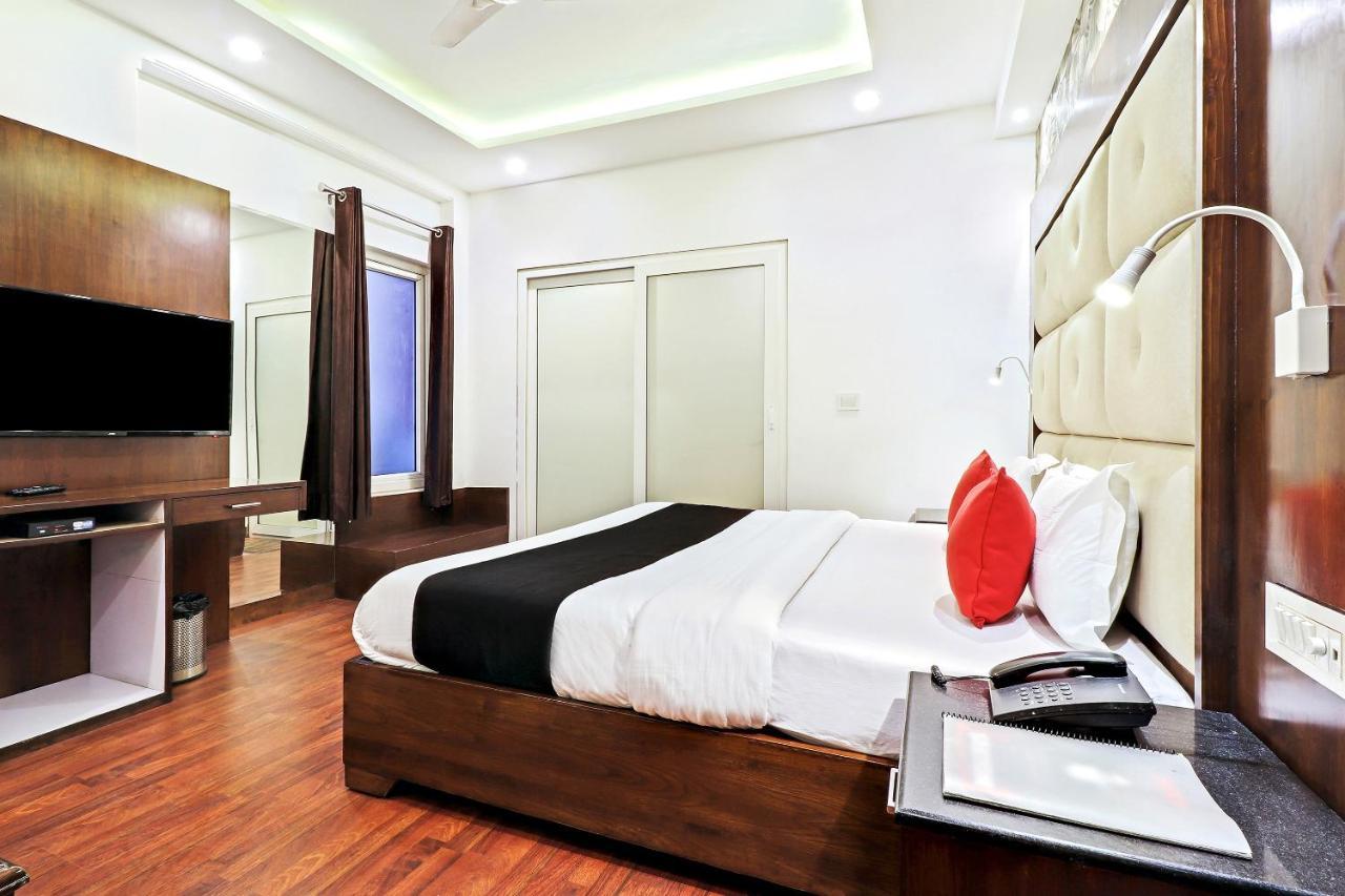 Capital O 2242 Hotel Yuvraj Deluxe Yeni Delhi Dış mekan fotoğraf